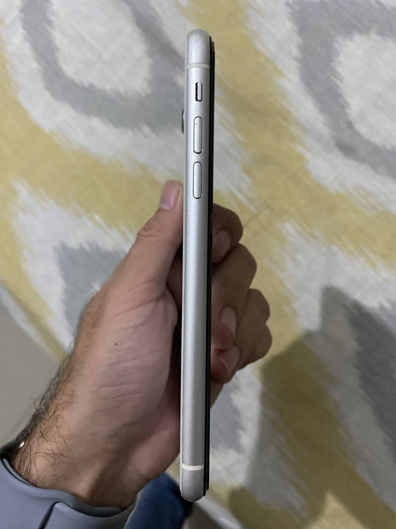 iphone xR 5