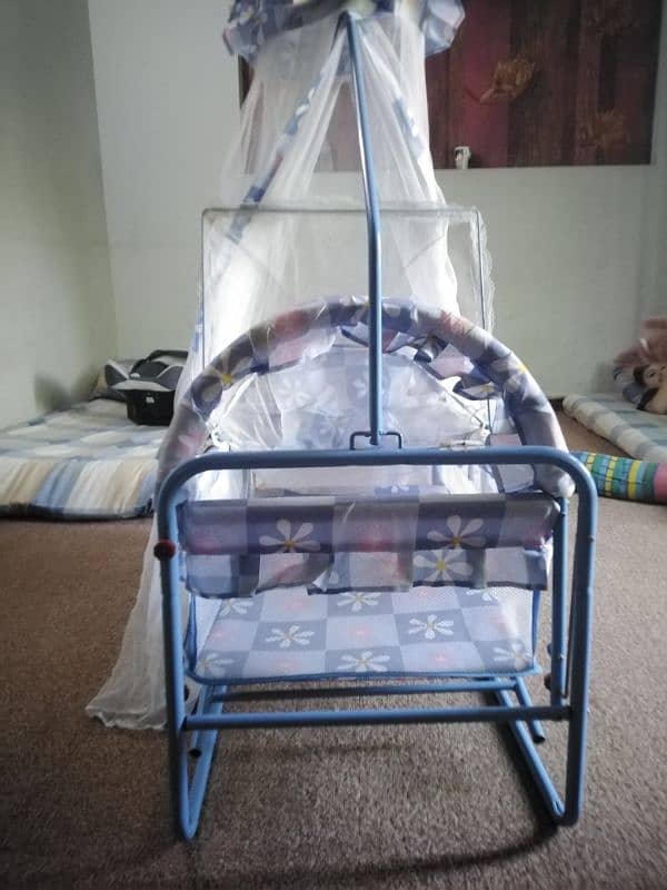 Baby Swing Cot 2