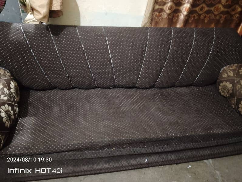 1 seater used sofa for sell. . 3