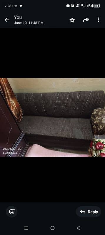 1 seater used sofa for sell. . 4