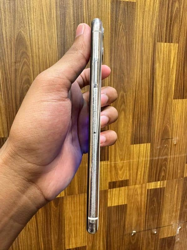 iphone 11 pro max PTA Approved 4