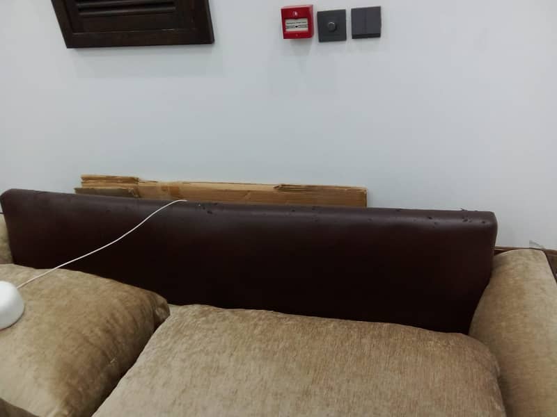 3 seater Sofa for sale 5