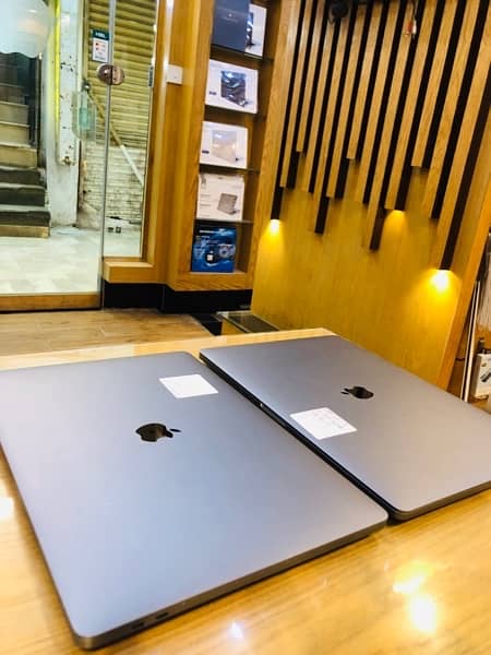 mac book pro 2019,  16 inch display 1