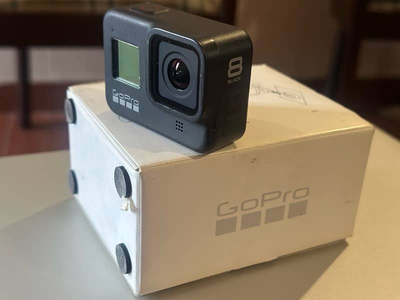 Go Pro Hero 8   All accessrories box 4