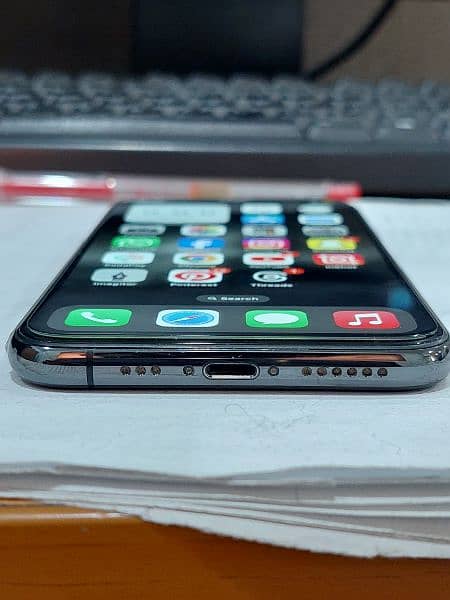 Iphone 11 pro(Non pta) Call: 0300012194 2