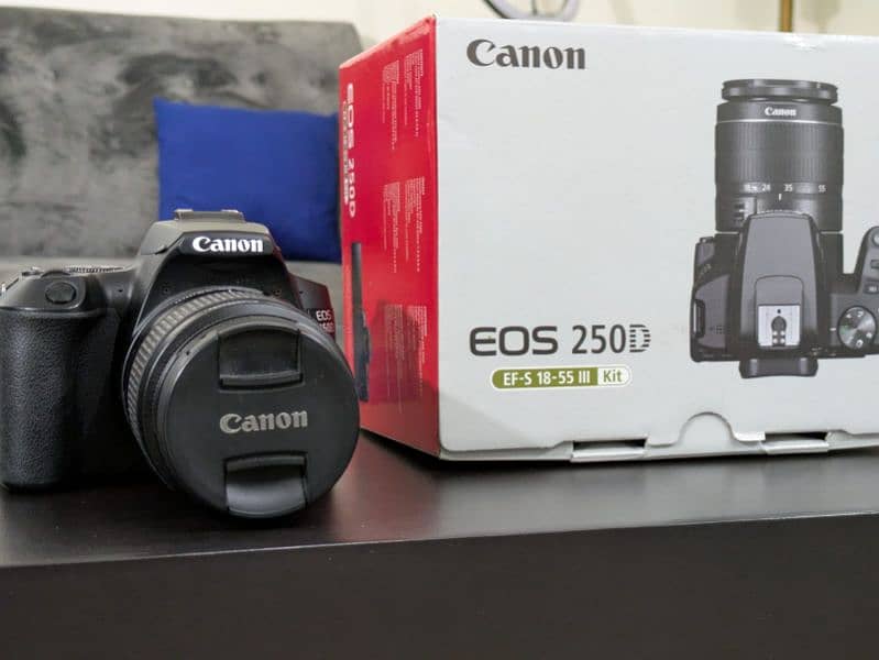 Canon 250D Mint Condition 0