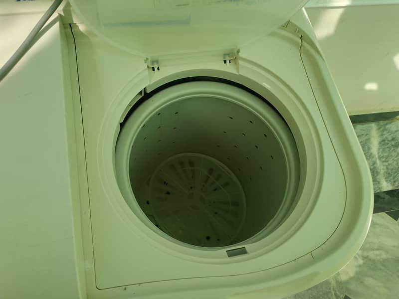 Haier Washing + Dryer Machine Available for Sale in Reasonable Price. 3