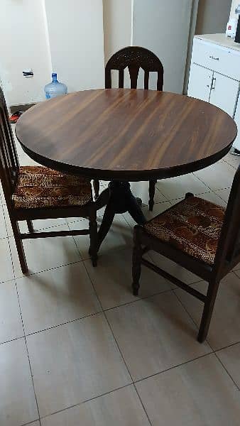 Dinning table with chairs 3