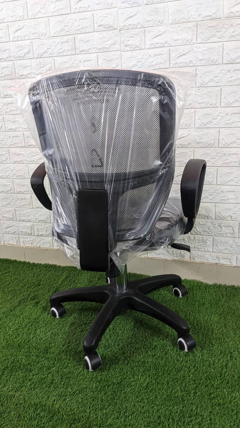 Executive Office chair - laptop Revolving chair Gaming chair for sale 11