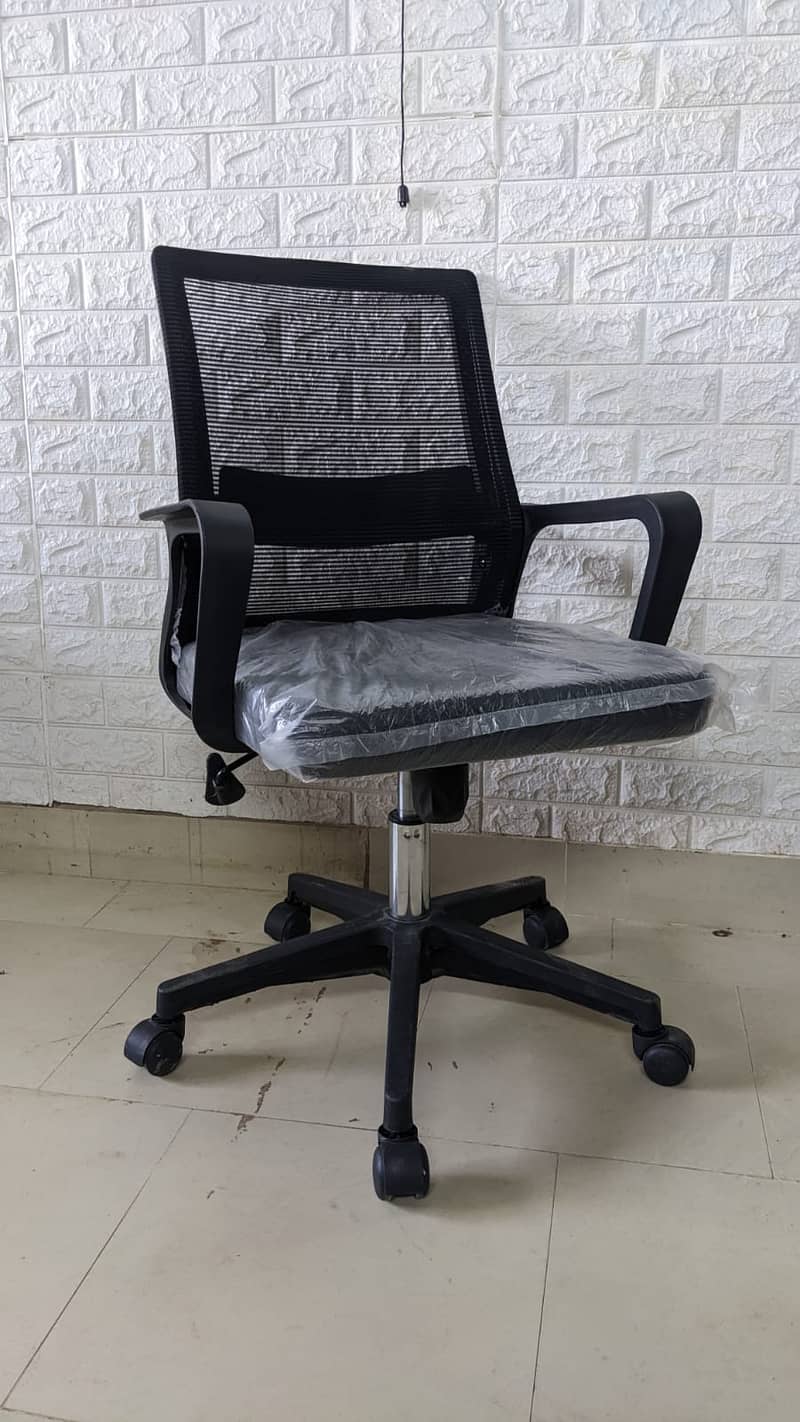 Executive Office chair - laptop Revolving chair Gaming chair for sale 14