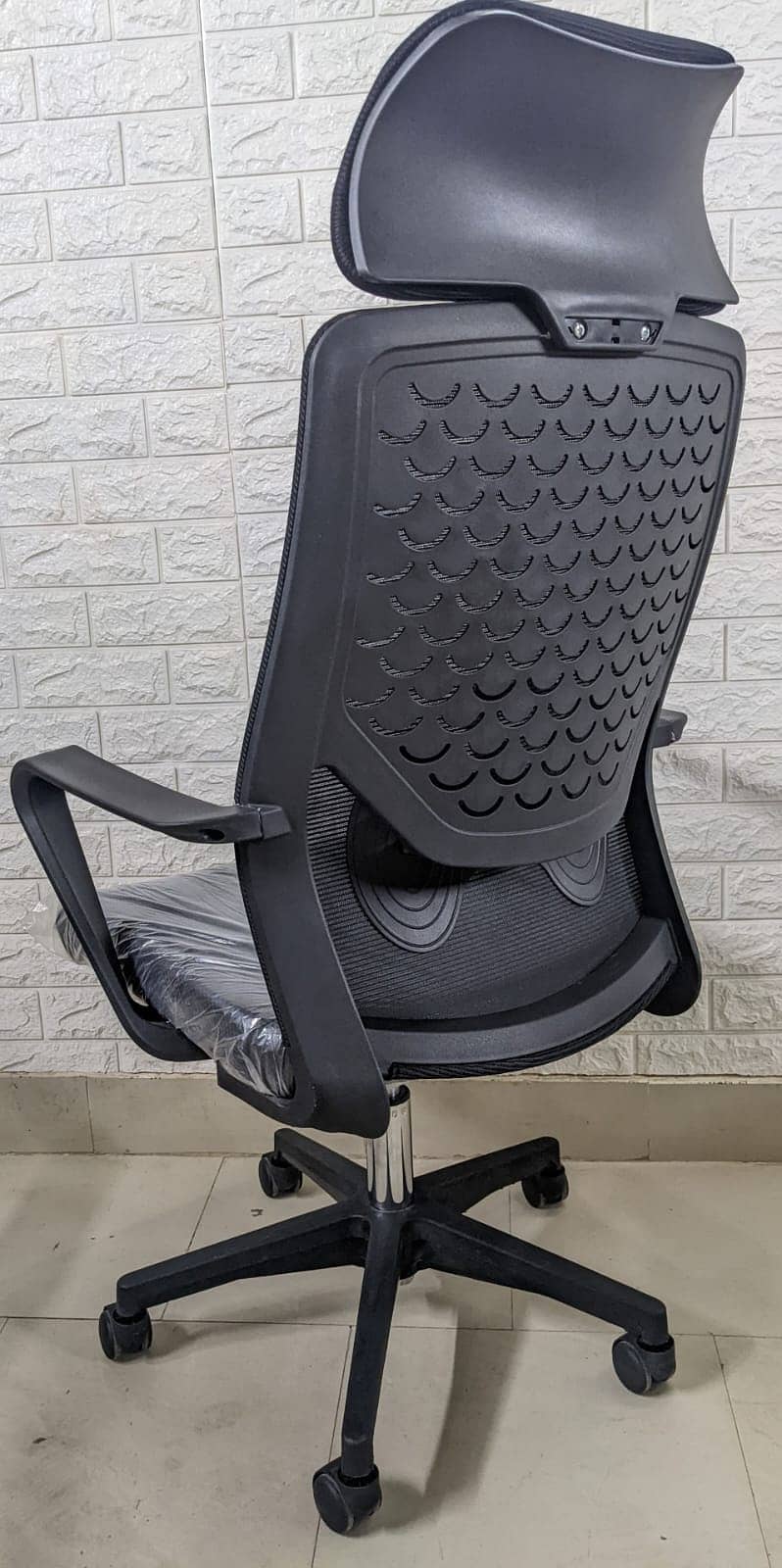 Executive Office chair - laptop Revolving chair Gaming chair for sale 18