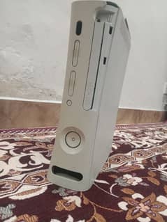 Xbox 360 with 1 controller and all accessories 500gb and 103 games