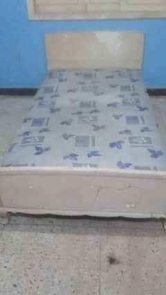 single bed with box matress