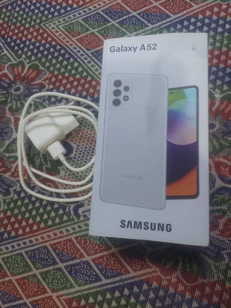 Samsung a52 with box and charger 2