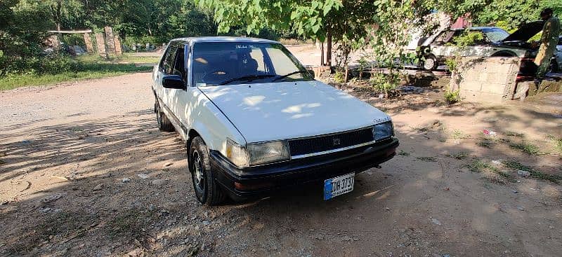 Toyota Corolla 1985 GL Saloon 1600cc 16 valve EFI 5