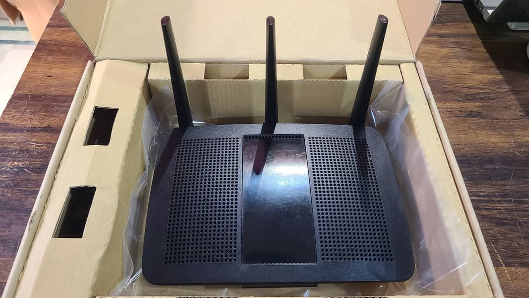 Linksys EA7300 MAX-STREAM™ AC1750 MU-MIMO Gigabit WiFi Router (Used) 10