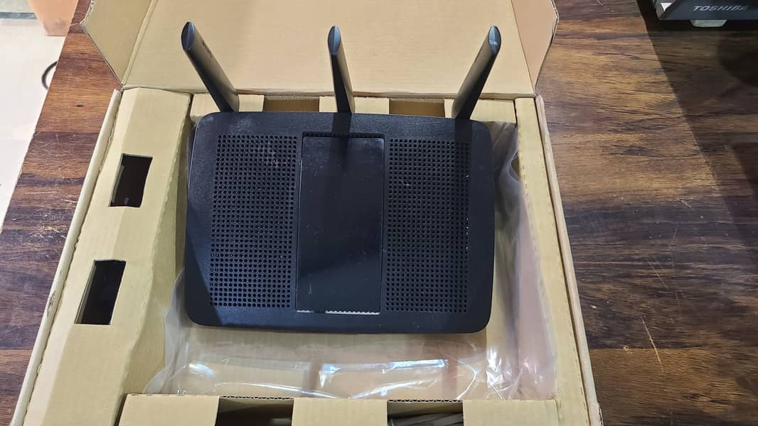 Linksys EA7300 MAX-STREAM™ AC1750 MU-MIMO Gigabit WiFi Router (Used) 13