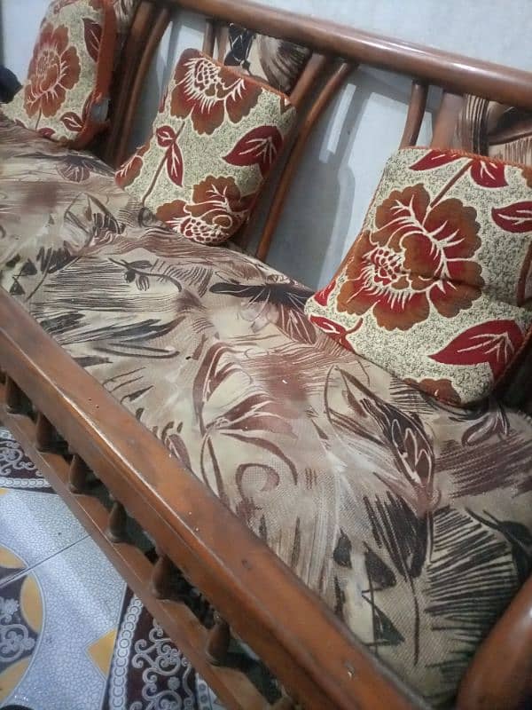 used sofa set 5 seater good condition like new 2