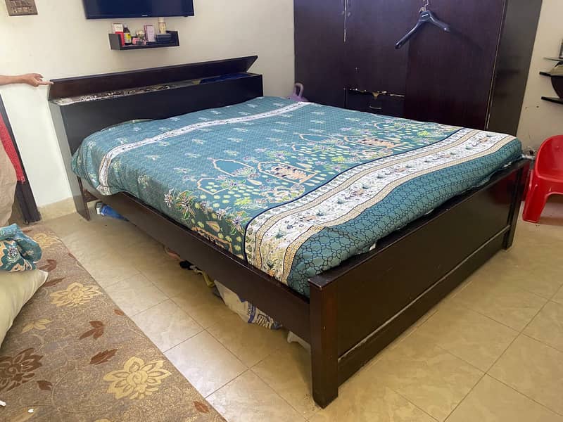 QUEEN BED (WITH MATTRESS + SIDE TABLE) 1