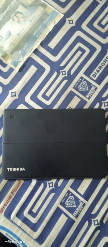 LAPTOP TOSHIBA TOUCH SCREEN WITH DETACHABLE SCREEN 1