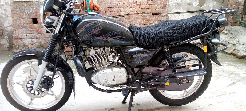 Suzuki GS 150se 6