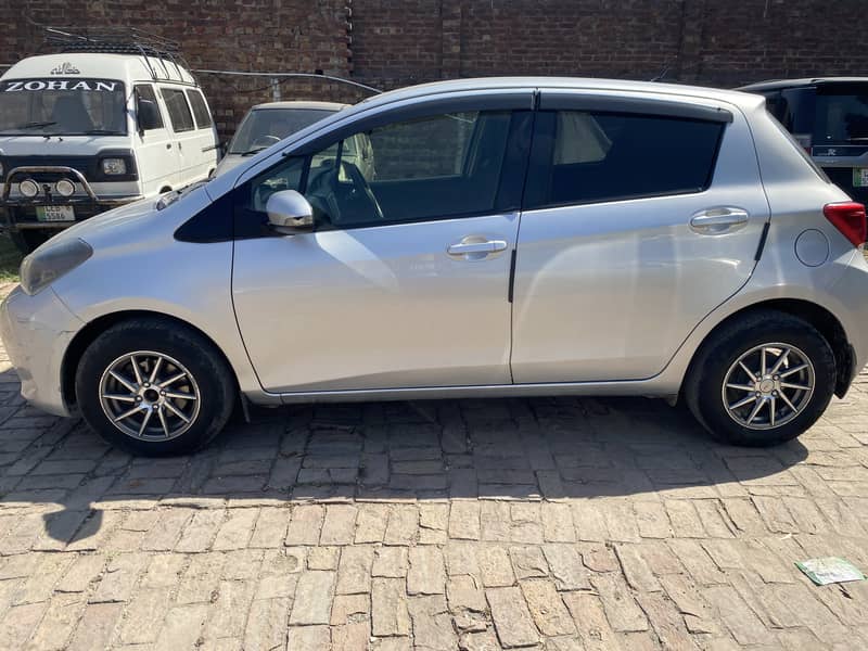 Toyota Vitz 2015 2