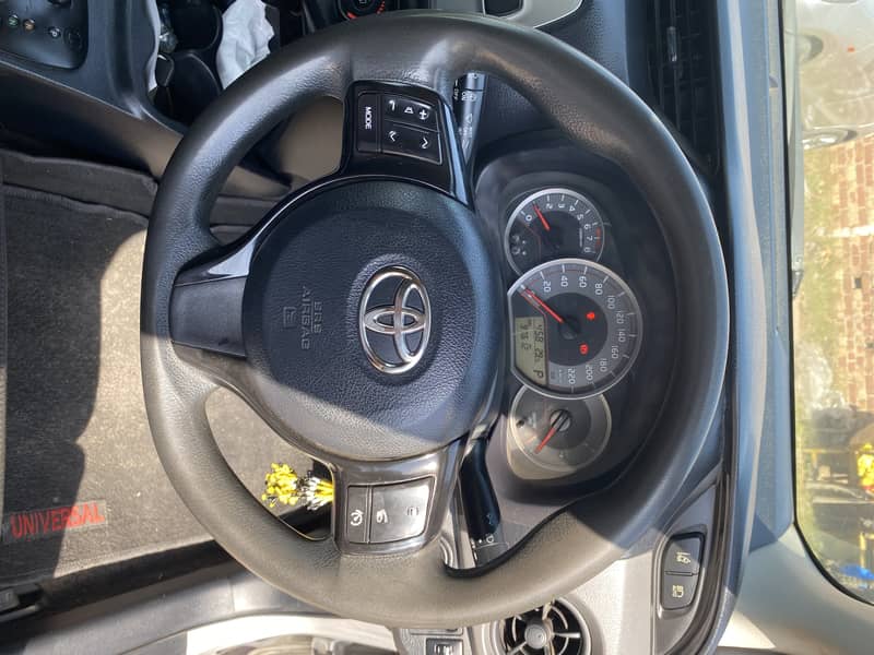 Toyota Vitz 2015 7