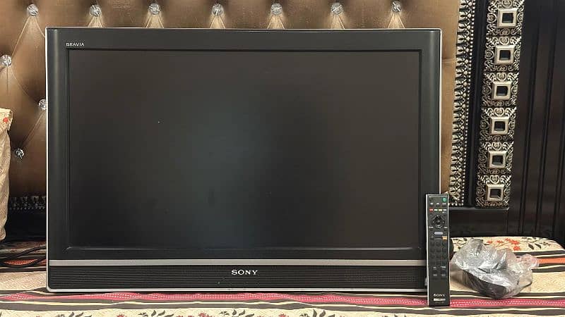 Sony 32" LCD TV For Sale - Excellent Condition 1