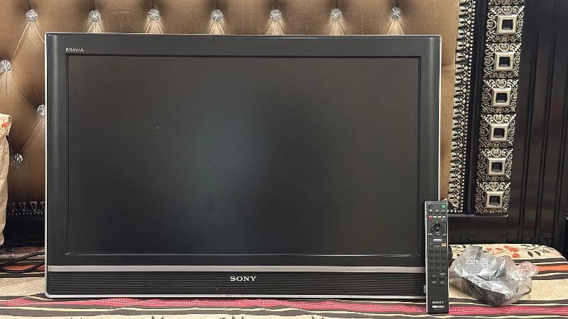 Sony 32" LCD TV For Sale - Excellent Condition 2