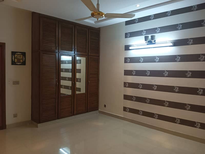 Spacious 5-Bed 10 Marla House for Rent in Prime Location Behria Town Lahore 4