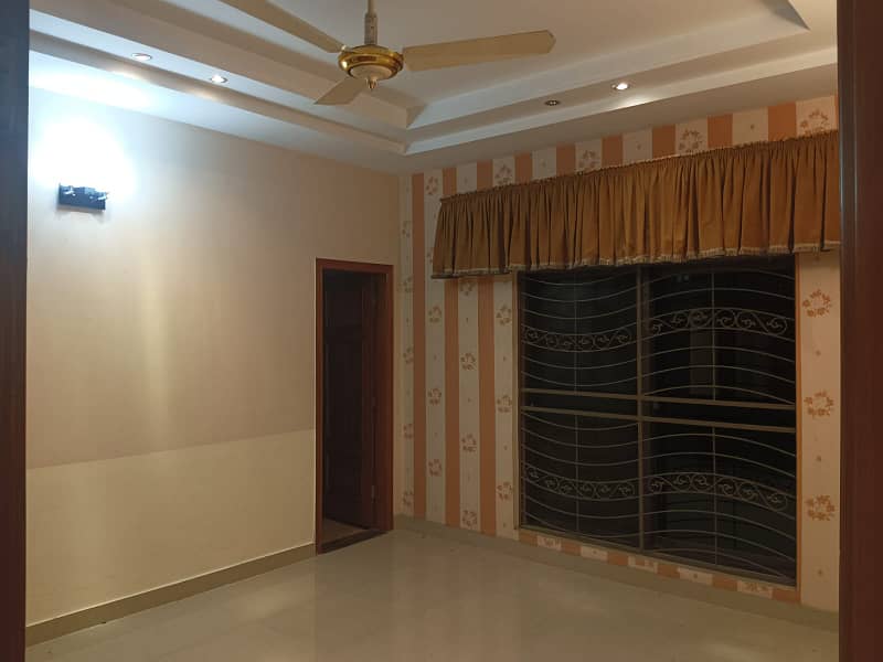 Spacious 5-Bed 10 Marla House for Rent in Prime Location Behria Town Lahore 9