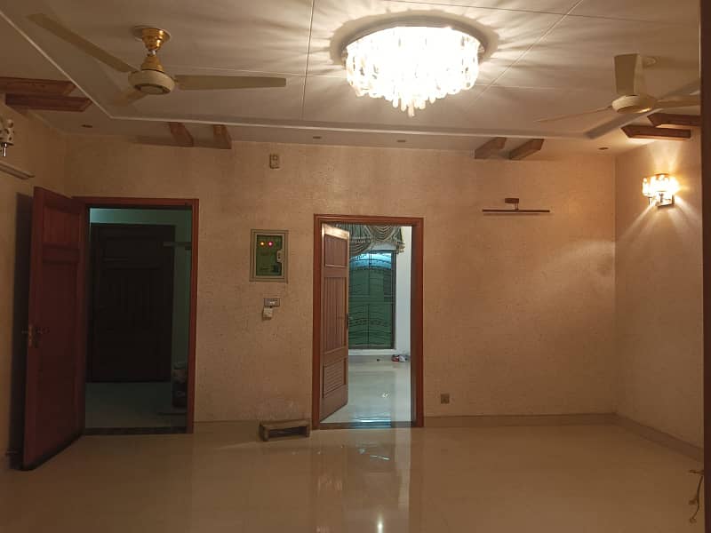 Spacious 5-Bed 10 Marla House for Rent in Prime Location Behria Town Lahore 12