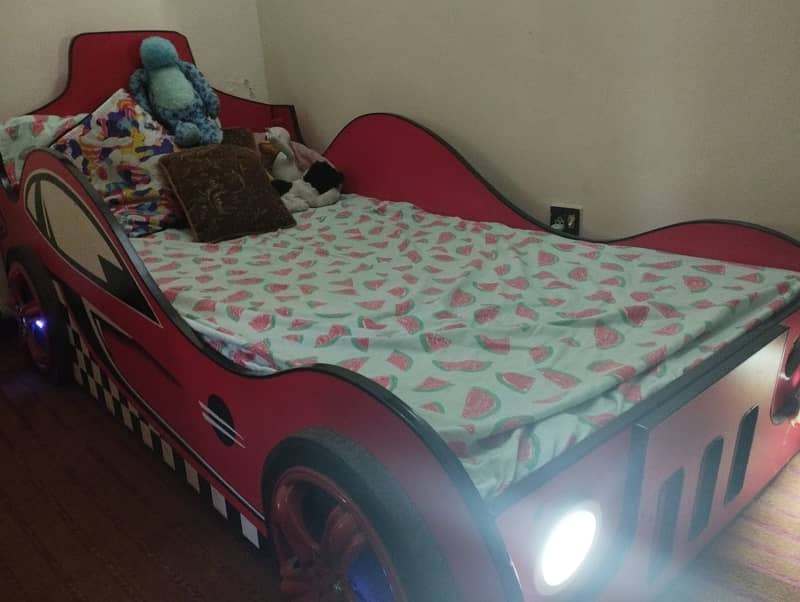 Kids Car Bed, wodden 0