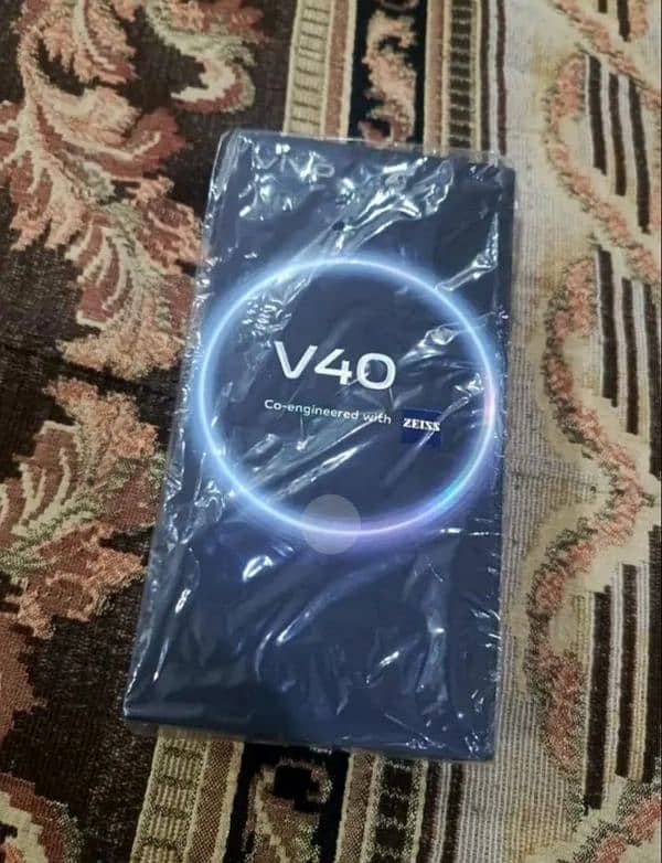 Vivo v40 2