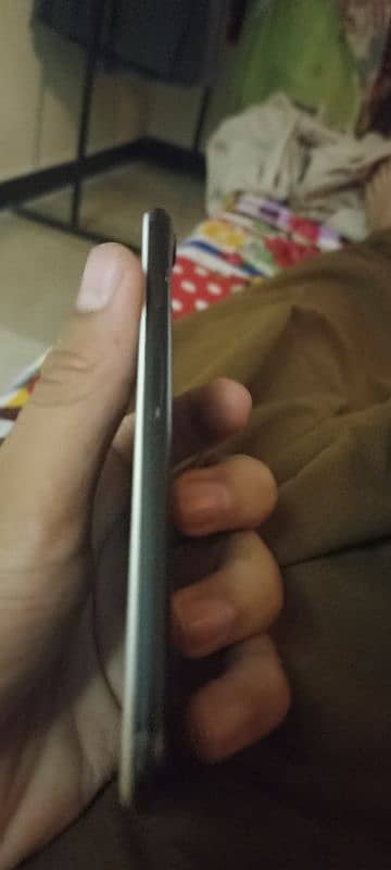 iPhone 7 PTA Approved Finger Not Working. 4