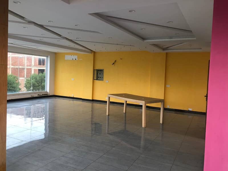 2 FLOOR BIG HALL AVAILABLE FOR RENT IN BAHRIA TOWN LAHORE 4