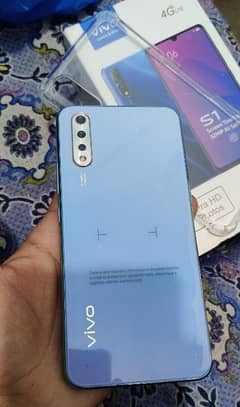 VIVO S1 8/256GB COMPLETE BOX 03135733102