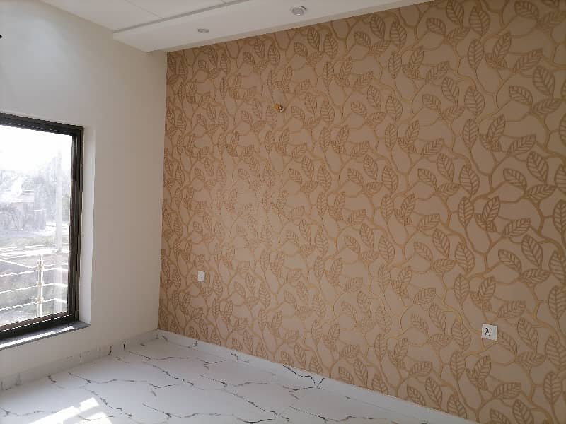 House 5 Marla For rent In Wapda City 4