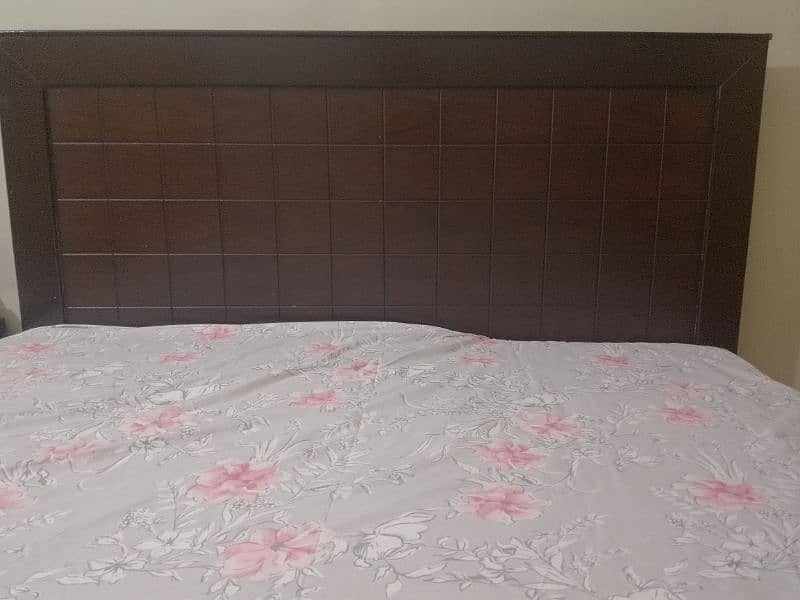 Queen Size Bed with mattress and 1 side table 1