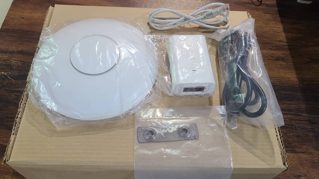 Ubiquiti UniFi AP-AC-PRO | UAP-AC-PRO | Access Point (Branded Used) 13