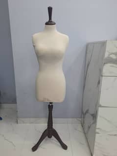 Mannequin (Statue /Dummy ] for Displaying Clothes