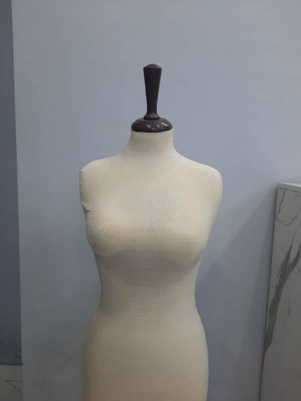 Mannequin (Statue /Dummy ] for Displaying Clothes 1