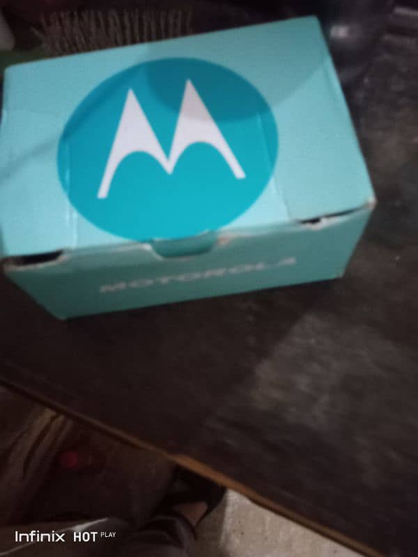 Moto A3i box complete Saman Dubai se aya he PTA approve he 3