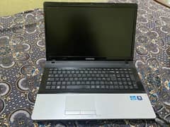 Samsung laptop 300E7A 17.3" Essential Notebook. 0