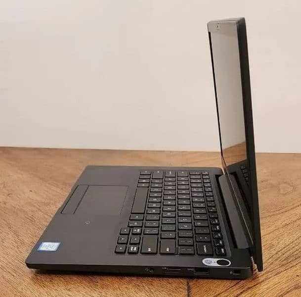 Dell Latitude 7300 1