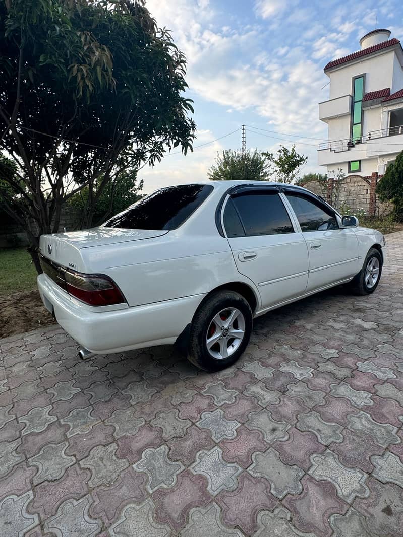 Toyota Corolla 2.0D 1999 4