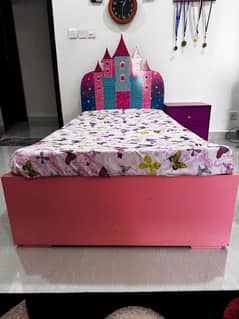 Princess-Themed Pink Bed - INCLUDING MATTRESS 0