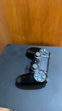 PS4 slim with orignal controller very less used 0