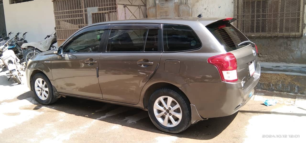 Toyota Fielder 2014 hybird 4