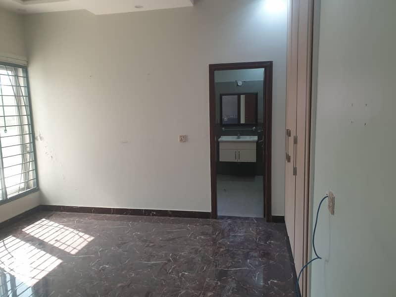 1 Kanal Brand New Upper Portion With Separate Gate Available For Rent In J Block DHA Phase 1 Lahore 1